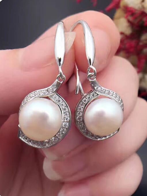 EVITA PERONI Fashion Freshwater Pearl Water Drop shaped hook earring 1