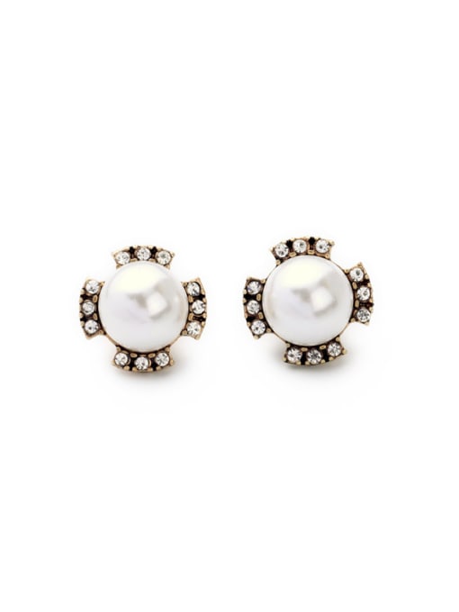 KM Artifical Pearls Small stud Earring
