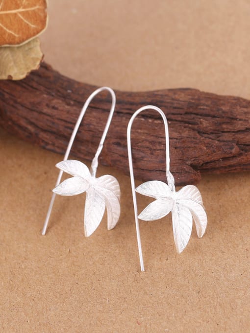 Peng Yuan Simple Maple Leaf Silver hook earring 2