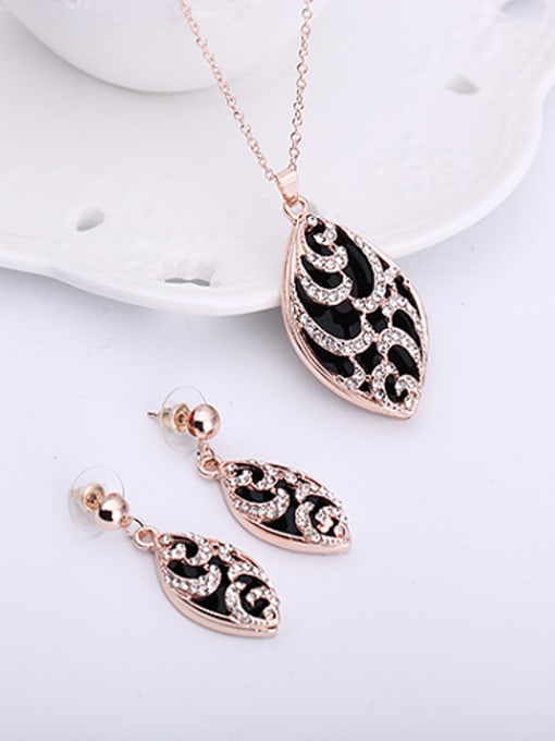 BESTIE 2018 Alloy Rose Gold Plated Fashion Rhinestones Water Drop shaped Two Pieces Jewelry Set 1