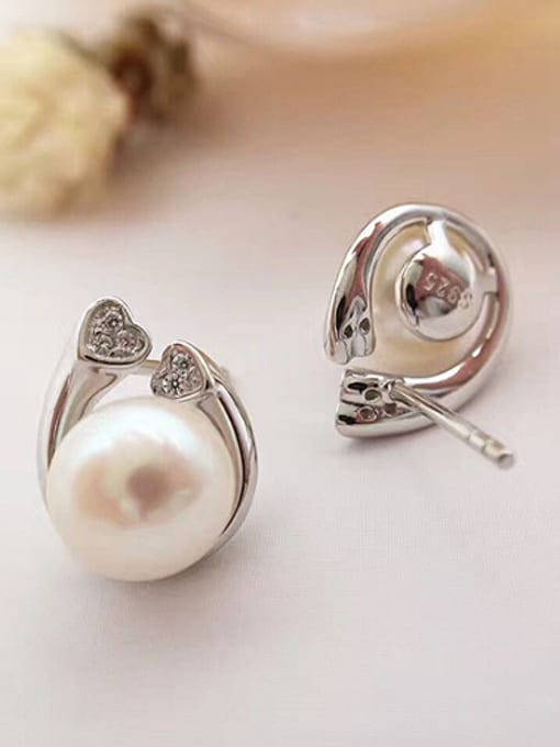 EVITA PERONI Double Heart-shaped Freshwater Pearl stud Earring 2