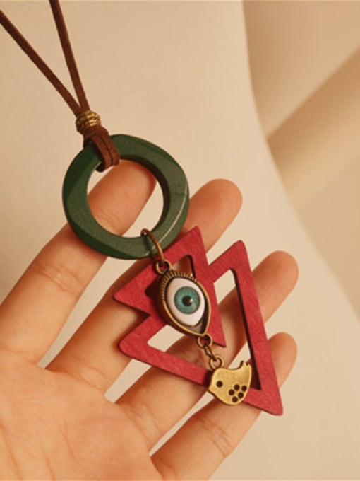 Red Vintage Style Wooden Triangle Shaped Necklace