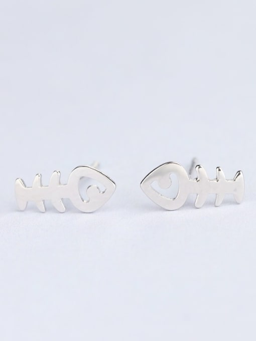One Silver Exquisite Fishbone Shaped stud Earring 2