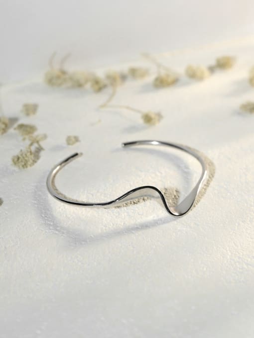 Peng Yuan Simple Wave Silver Opening Bangle