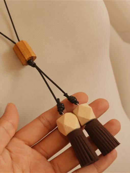 Dandelion Women Wooden Geometric Shaped Tassel Necklace 2