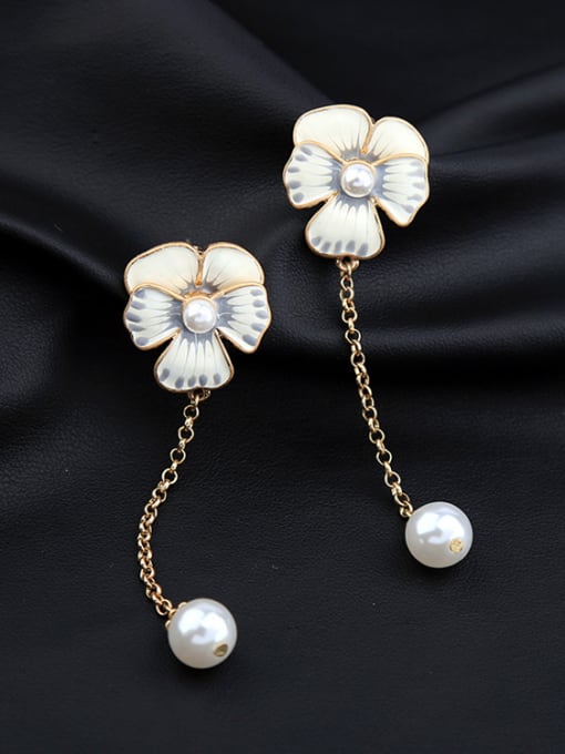 KM Flower Artificial Pearls Drop Chandelier earring 2