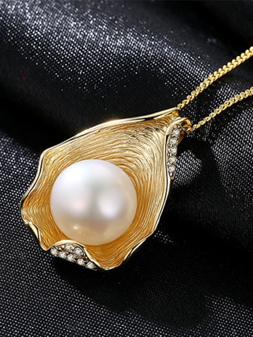 White Pure silver shell design freshwater pearl gold necklace