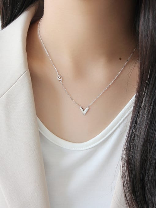 DAKA 925 Sterling Silver With Platinum Plated Simplistic word "V" Necklaces 2
