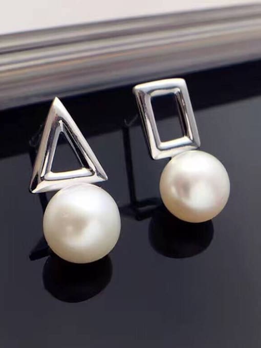 EVITA PERONI Freshwater Pearl Asymmetrical stud Earring 0