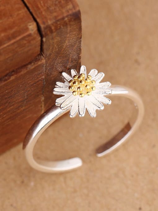 Peng Yuan Fashion Daisy Flower Opening Midi Ring 1