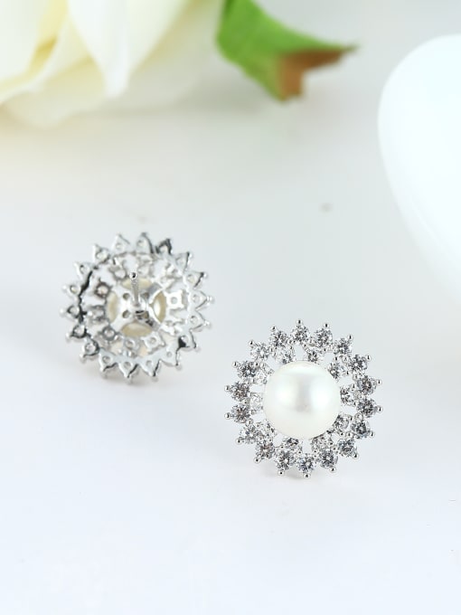 Wei Jia Elegant Artificial Pearl Zirconias Flowery Stud Earrings 1