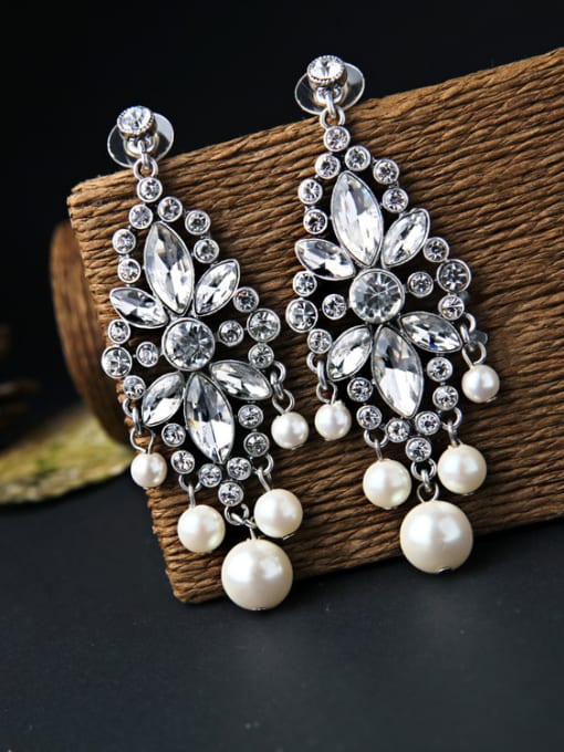 KM Exquisite Artificial Pearl Drop Cluster earring 2