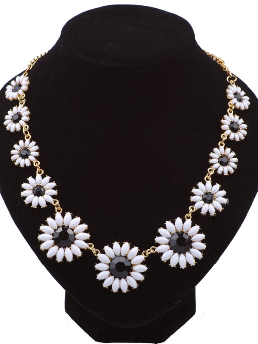 Black Fashion Acrylic-covered Flowers Rose Gold Plated Alloy Necklace