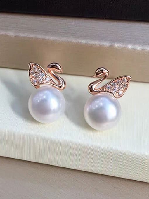 EVITA PERONI 2018 Fashion Swan Freshwater Pearl stud Earring 0