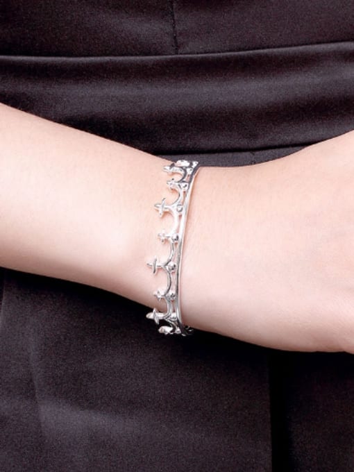 OUXI Simple Crown Silver Plated Opening Bangle 1