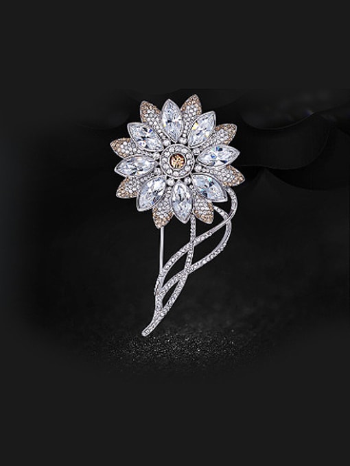 CEIDAI Flower Shaped Crystal Brooch 2