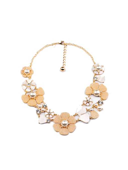 KM Artificial Pearls Flower Necklace 0