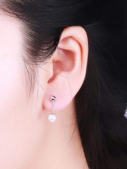 One Silver Temperament Round Shaped Pearl stud Earring 1