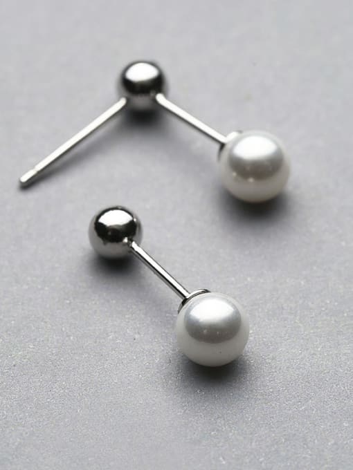 One Silver Temperament Round Shaped Pearl stud Earring 2