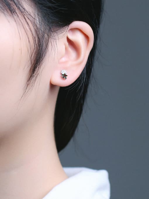 kwan Sweetly and Lovely Temperament  Stud Earrings 1