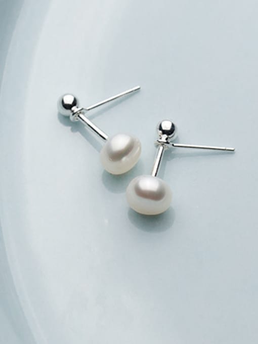 white All-match Round Shaped Artificial Pearl Stud Earrings