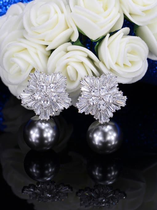 L.WIN Snowflake Shell Pearls Cluster earring 4