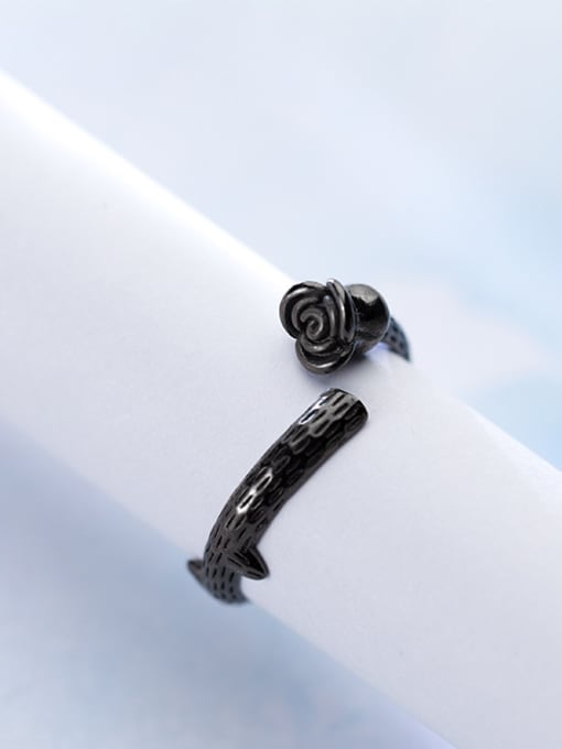 Rosh Vintage Black Gun Plated Flower Shaped S925 Silver Ring 2