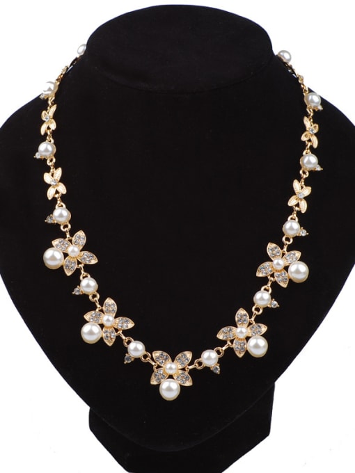 Qunqiu Fashion Gold Plated Flowers Imitation Pearls Alloy Necklace 0