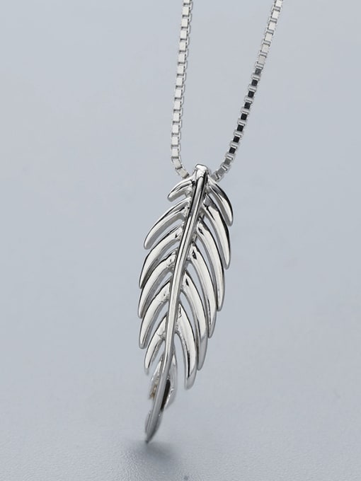 One Silver 2018 Feather Shaped Necklace 2