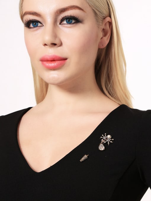 KM Retro Style Spider Shaped Personality Alloy Brooch 1