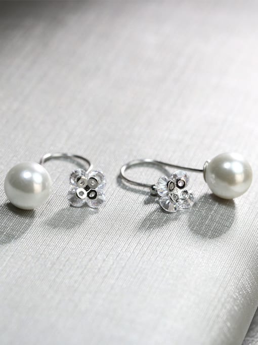 Peng Yuan Elegant 925 Silver White Artificial Pearl Shiny Rhinestones-flower Earrings 2