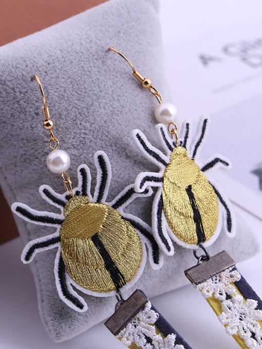 Lang Tony Cute Artificial Pearl Insect Shaped Knitting Earrings 2