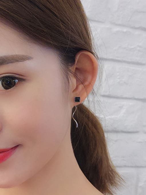 Peng Yuan Simple Black Stone Silver Line Earrings 1