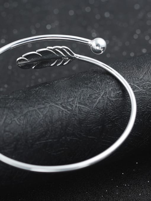 kwan Simple Style Feather Shaped Opening Bangle 1