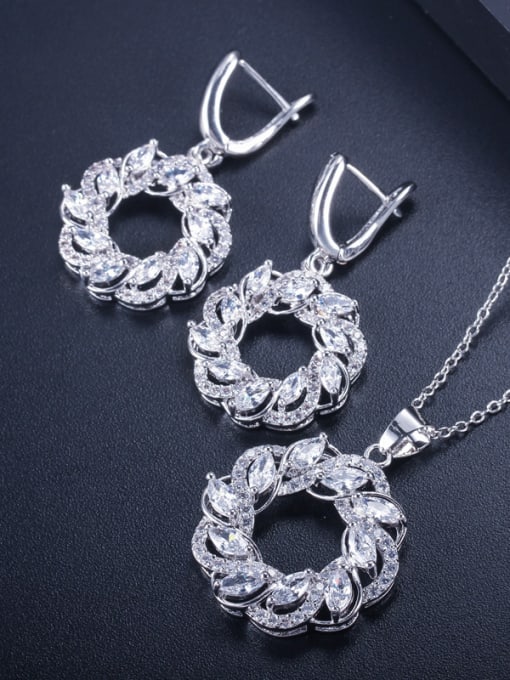 White Fashion Round Zircon Earring Pendant Two-Piece Set