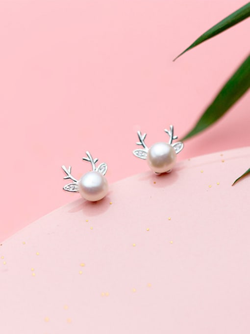 white Fresh Deer Shaped Artificial Pearl S925 Silver Stud Earrings