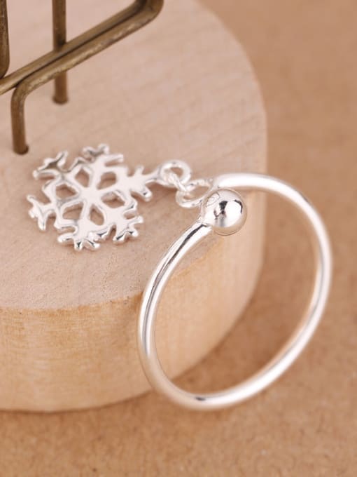 Peng Yuan Snowflake Opening Midi Ring 1