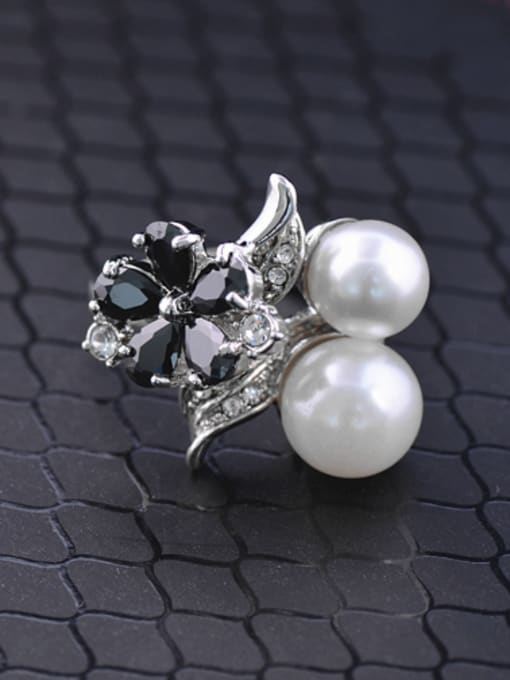 Wei Jia Fashion White Artificial Pearls Black Zircon Flower Copper Ring 2