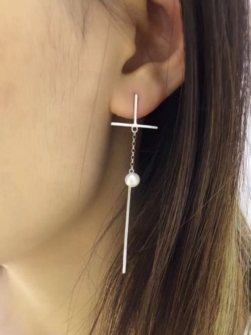 EVITA PERONI Freshwater Pearl Cross Drop threader earring 1