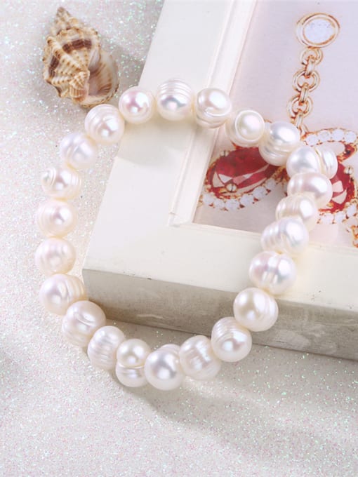 White Women Elegant Freshwater Pearl Bracelet