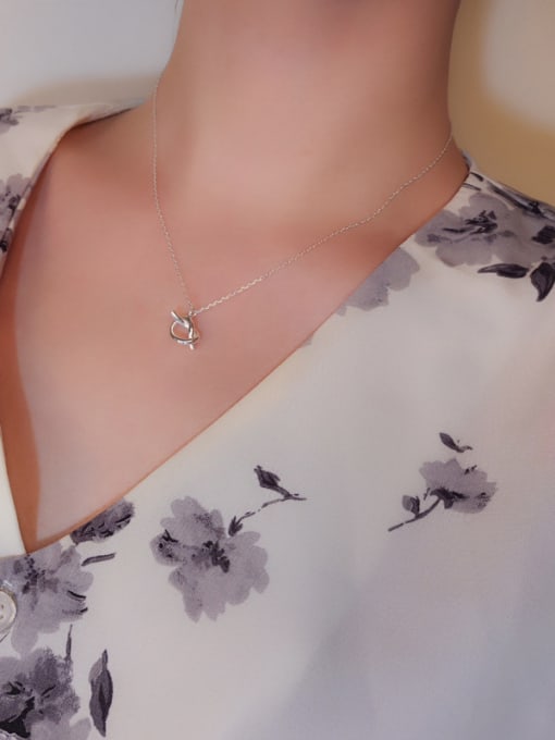 Peng Yuan Simple Little Knot Silver Necklace 1