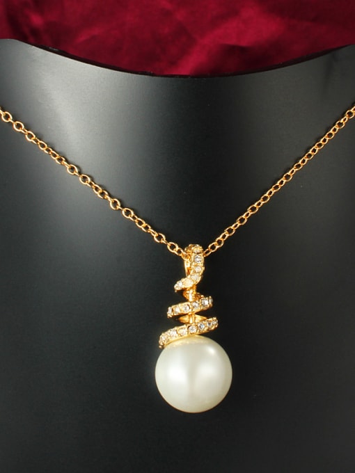 SANTIAGO Elegant 18K Gold Plated Artificial Pearl Necklace 1