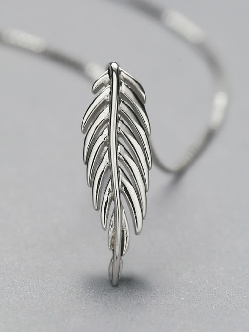 One Silver 2018 Feather Shaped Necklace 3