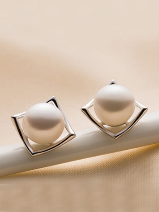 EVITA PERONI 2018 Freshwater Pearl Square stud Earring 2