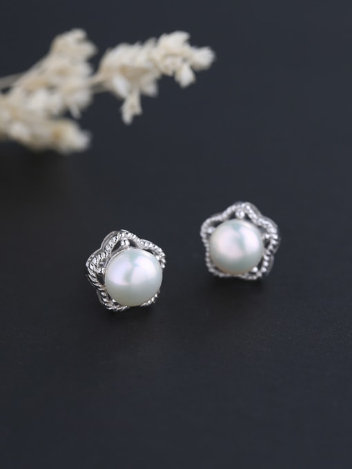 One Silver Fashion Tiny Flowery Freshwater Pearl 925 Silver Stud Earrings 1