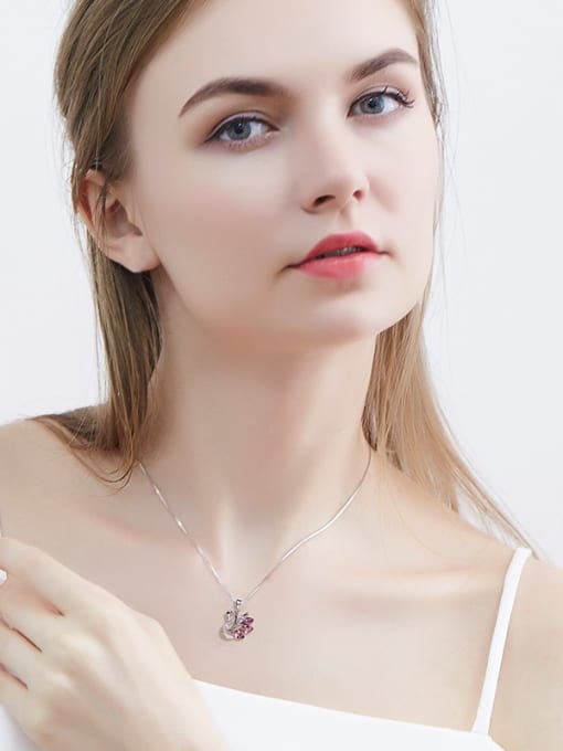 CEIDAI Swan-shaped Crystal Necklace 1