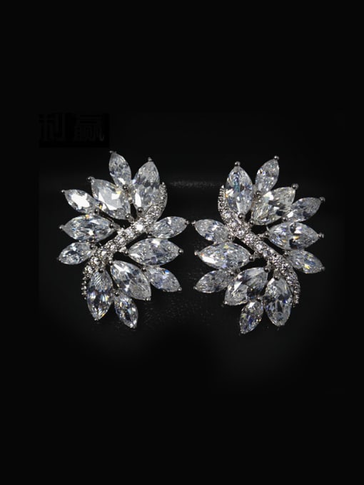 L.WIN AAA Zircons Leave-shape Stud Cluster earring