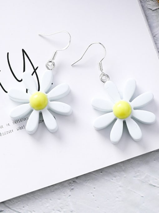 D White Alloy With Platinum Plated Cute Flower Hook Earrings