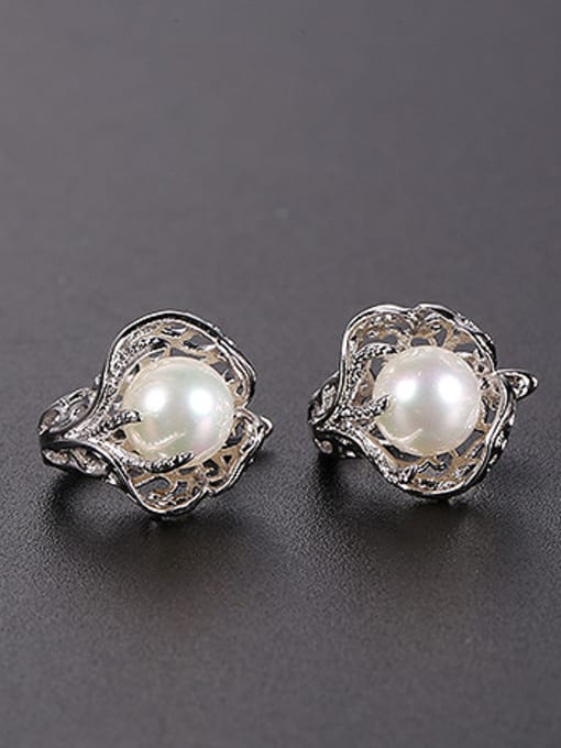 XP Copper Alloy White Gold Plated Fashion Hollow Pearl clip on earring 1