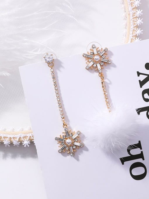 B Maomao tassels Alloy With Gold Plated Christmas snowflakes  Earrings